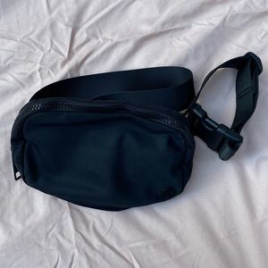 Lululemon Athletica Everywhere Beltbag, Black